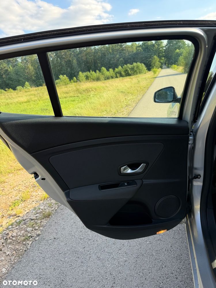 Renault Megane dCi 130 FAP Dynamique - 10