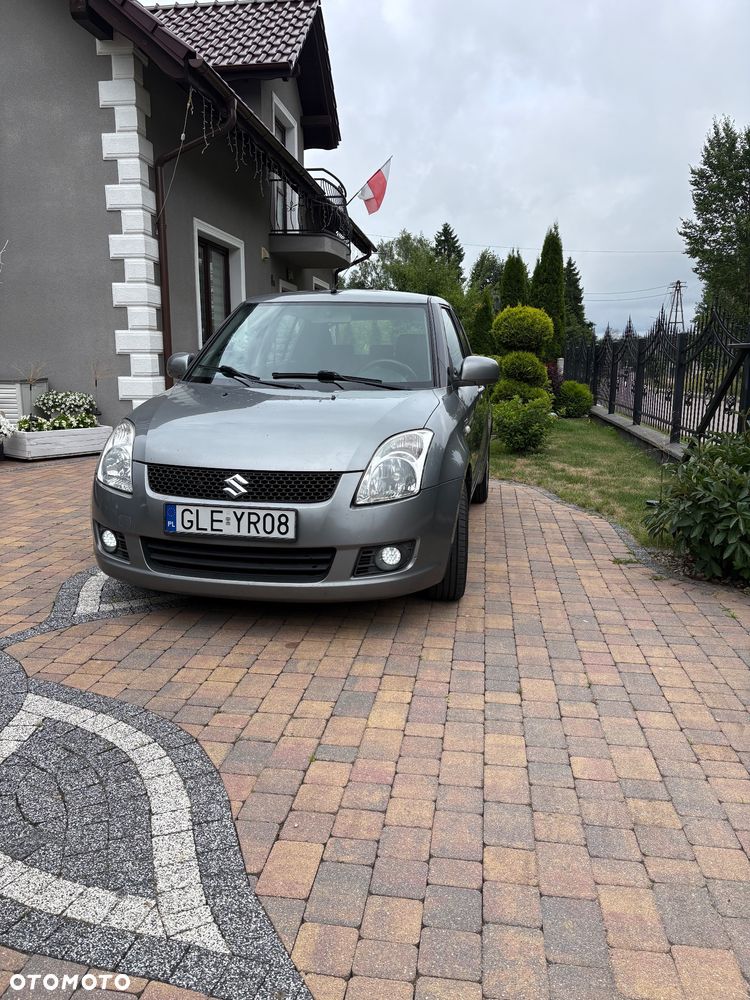 Suzuki Swift - 1