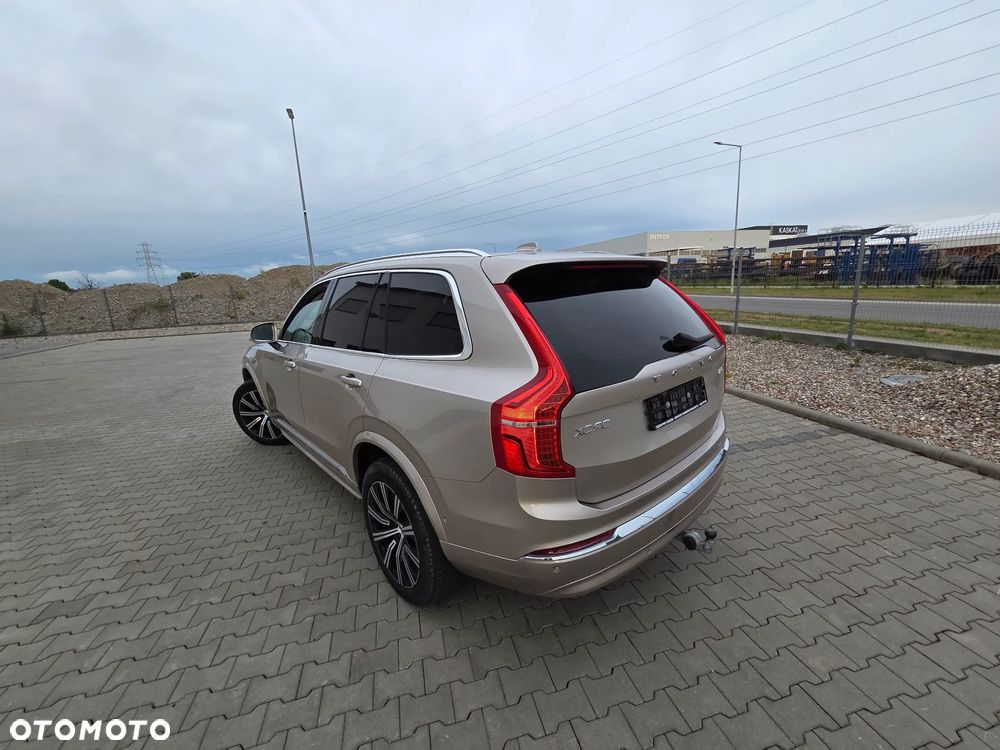 Volvo XC 90 B5 D AWD Plus Bright - 24