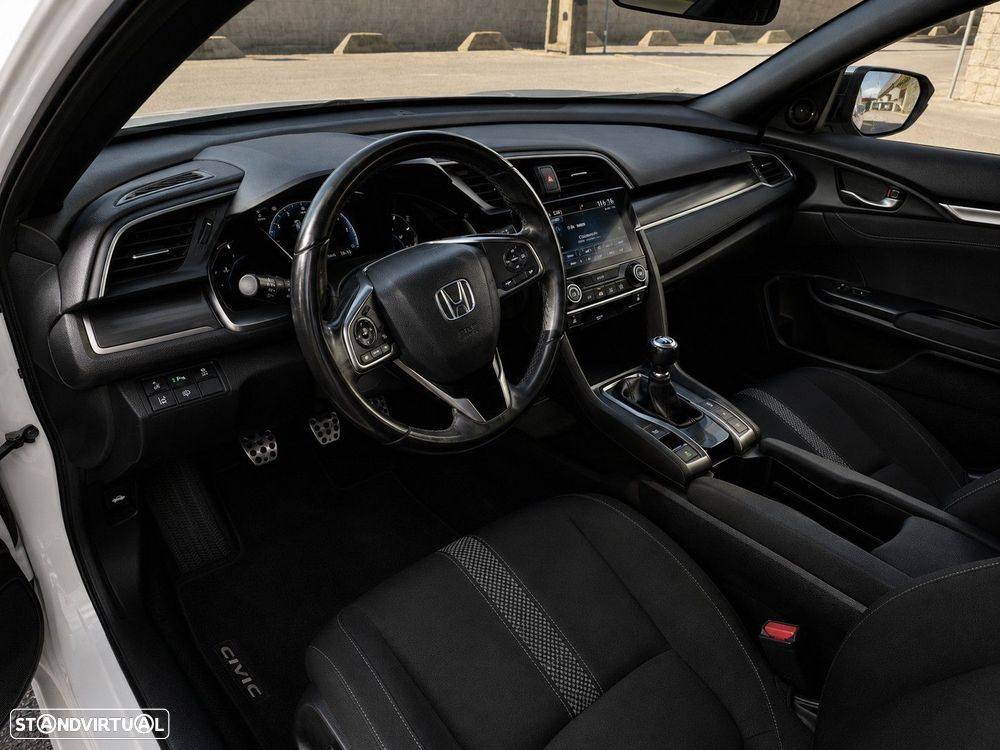 Honda Civic 1.0 i-VTEC Elegance Navi - 11