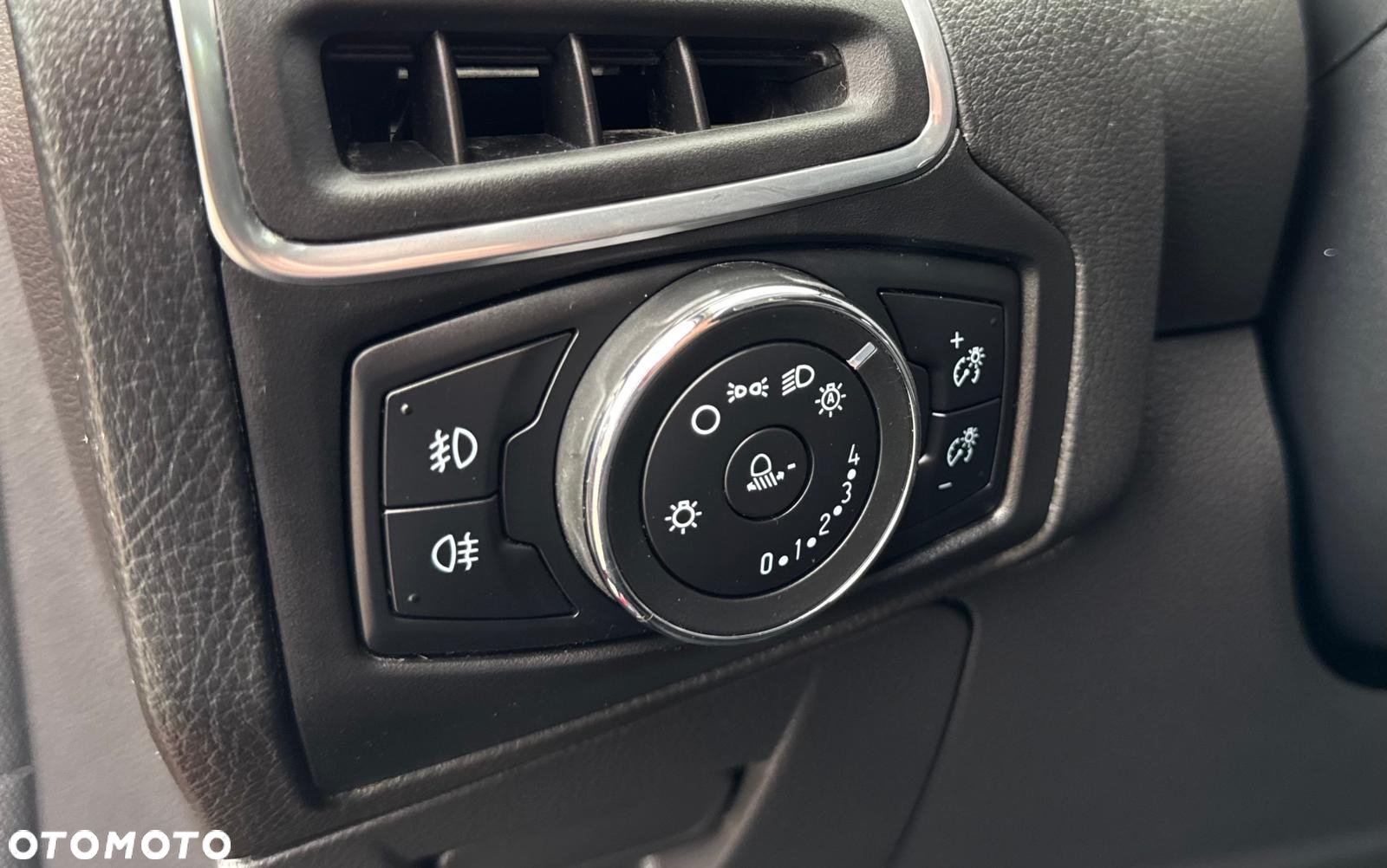 Ford Focus 1.0 EcoBoost Hybrid ACTIVE - 24