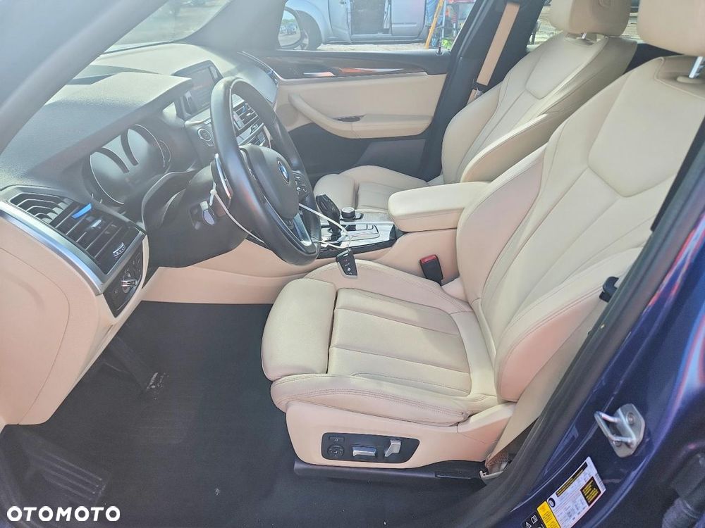 BMW X3 xDrive30i Luxury Line - 9