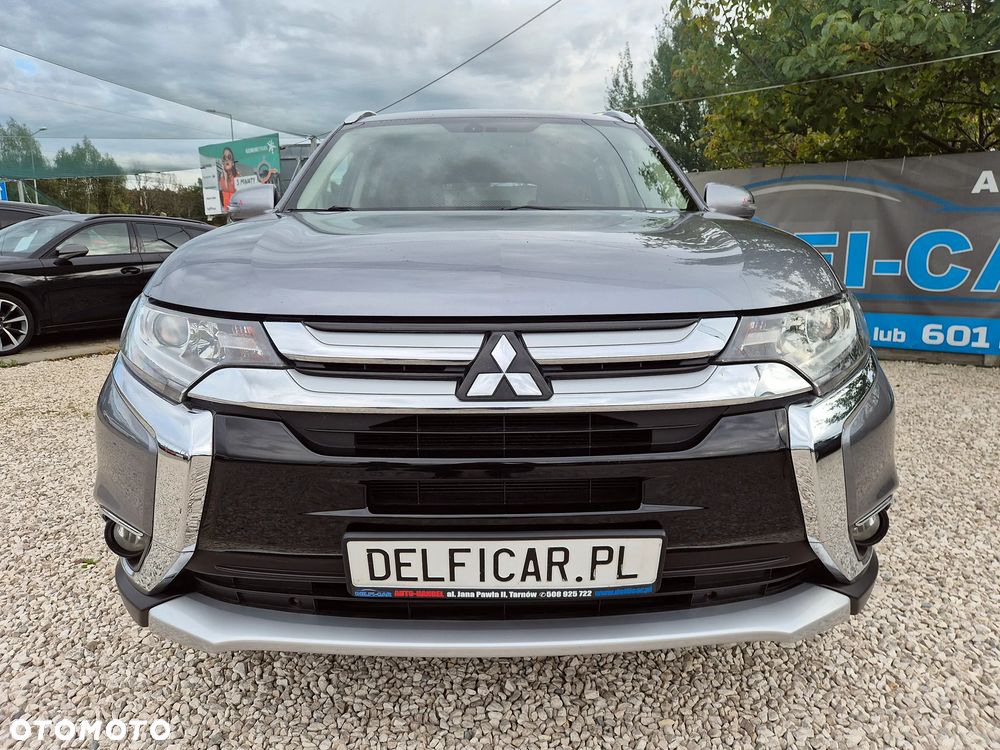 Mitsubishi Outlander 2.0 Invite + 2WD - 2