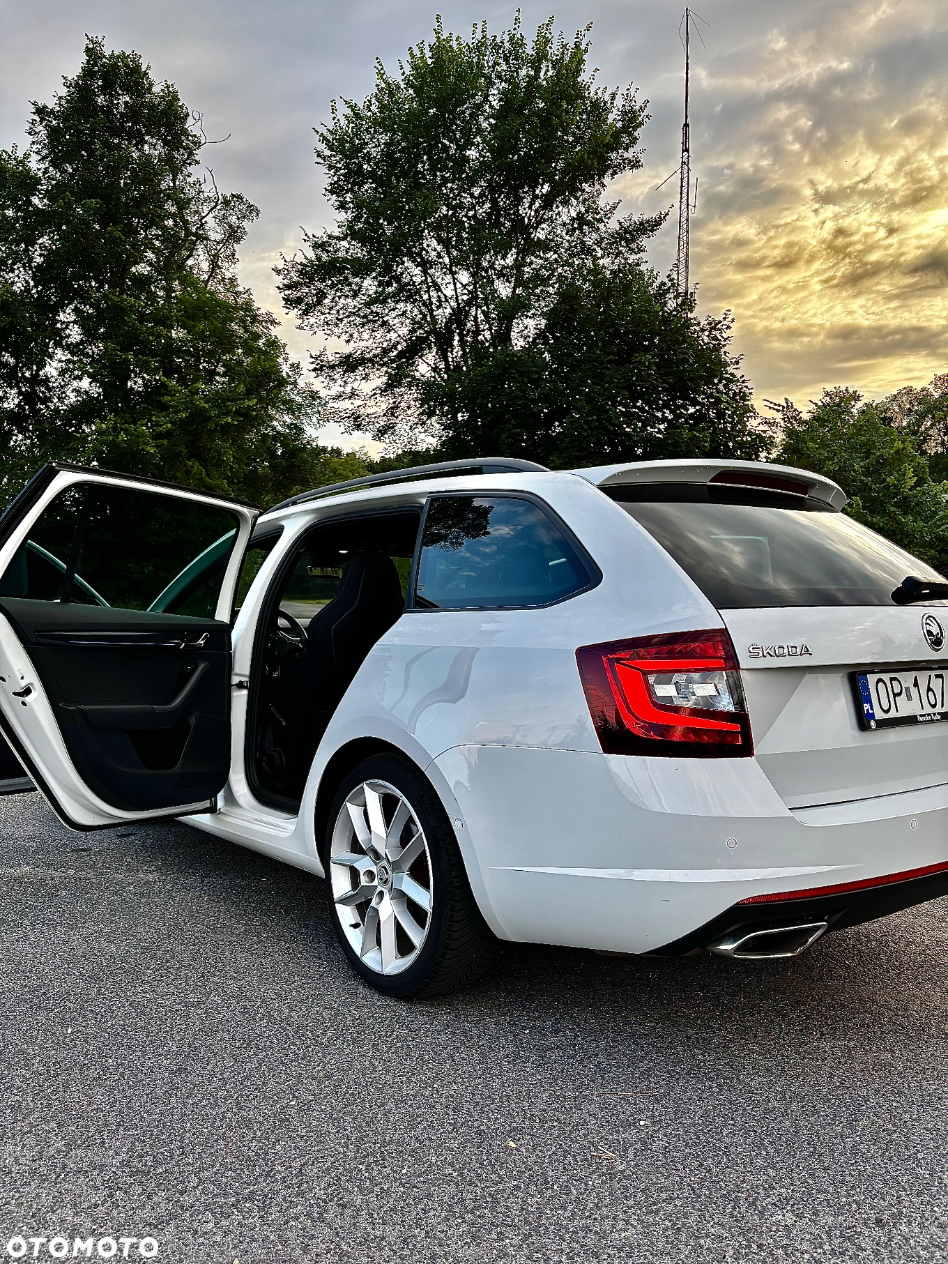 Skoda Octavia 2.0 TDI RS DSG - 11