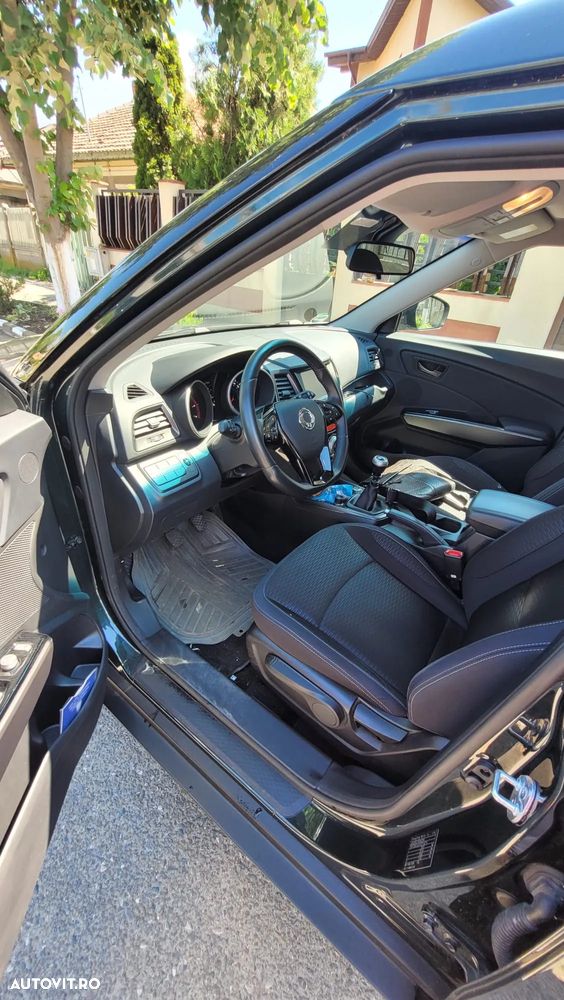 SsangYong XLV - 8