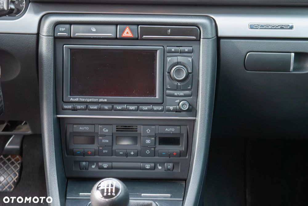Audi A4 Avant 2.0 TDI DPF quattro - 16