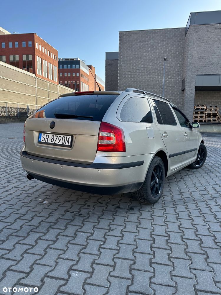 Skoda Octavia 1.6 FSI Elegance - 16
