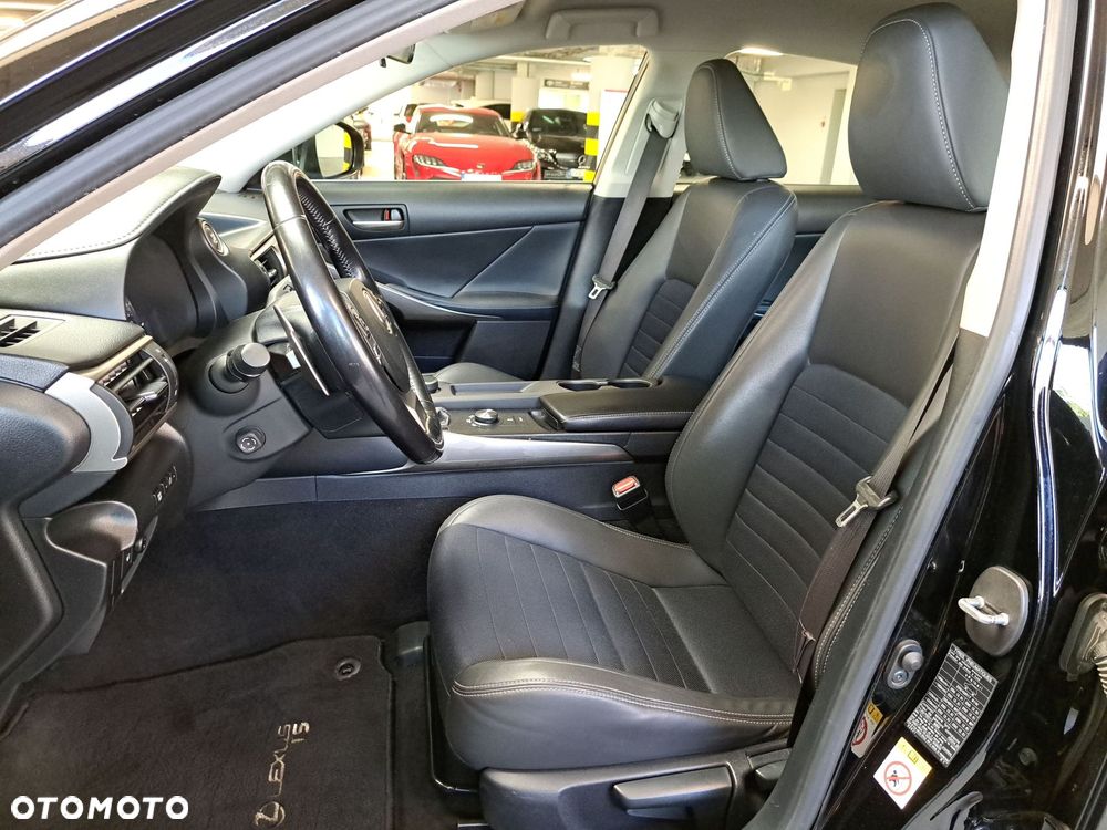 Lexus IS 200t Elegance - 12