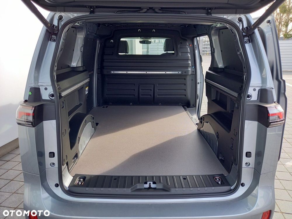 Volkswagen ID. Buzz Cargo 150 kW (204 PS) / skrzynia biegów: automatyczna 1 biegowa rozstaw osi: 2988 mm - 10
