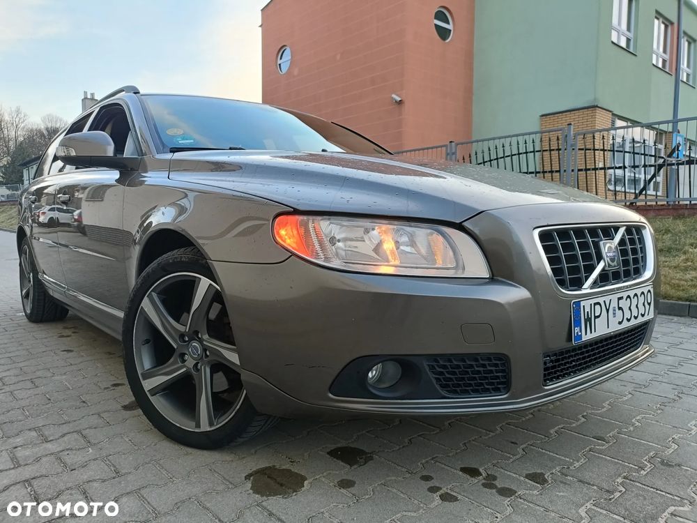 Volvo V70 2.0D Momentum - 1