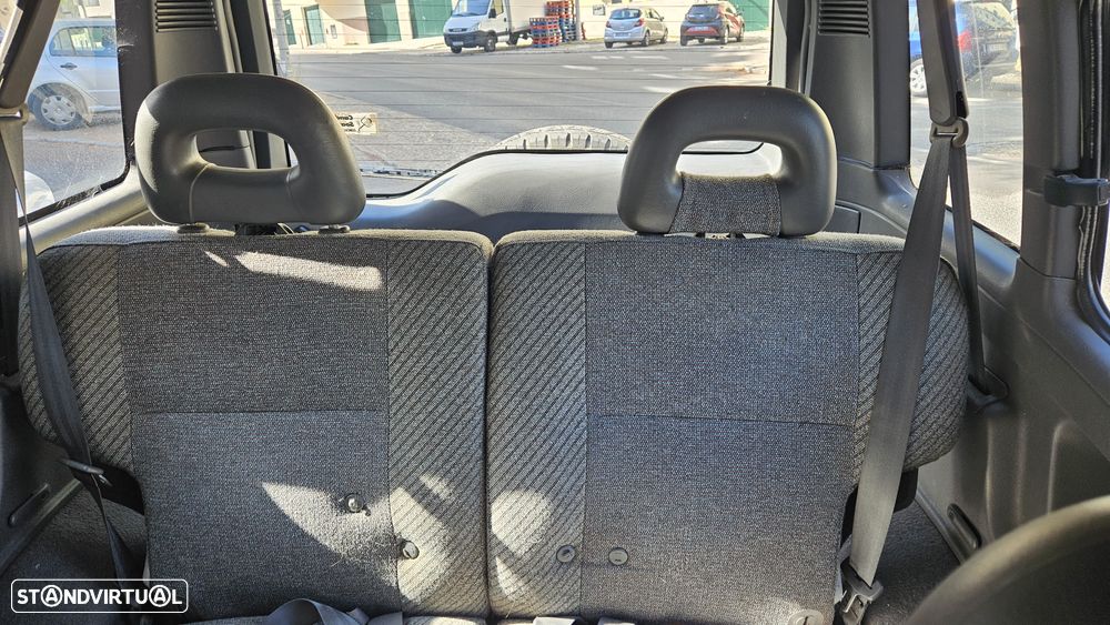 Nissan Terrano II 2.7 SGX - 15