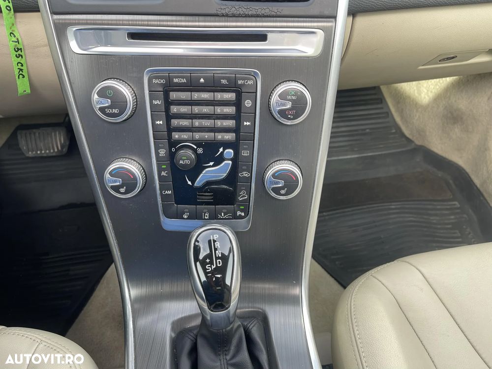 Volvo XC 60 D4AWD Momentum - 17