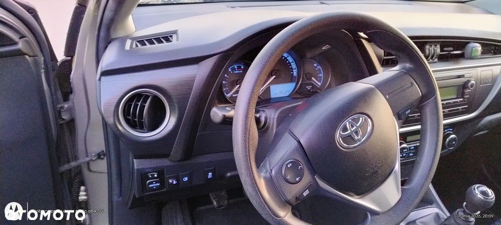 Toyota Auris 1.4 D-4D Dynamic - 17