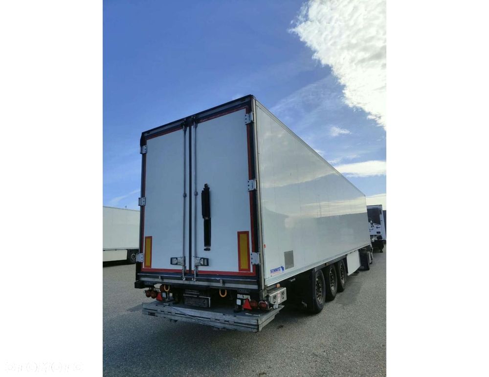 Schmitz Cargobull SKO FP 45 ThermoKing SLXi Spectrum Multitemp with Taillift - 5