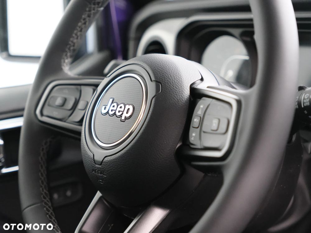Jeep Wrangler - 10