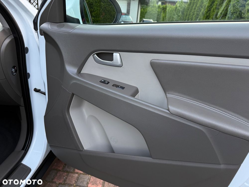 Kia Sportage 2.0 CVVT 2WD Automatik Vision - 18