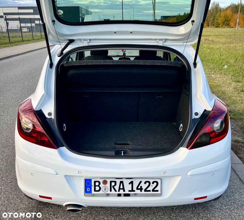 Opel Corsa 1.4 16V Cosmo - 20