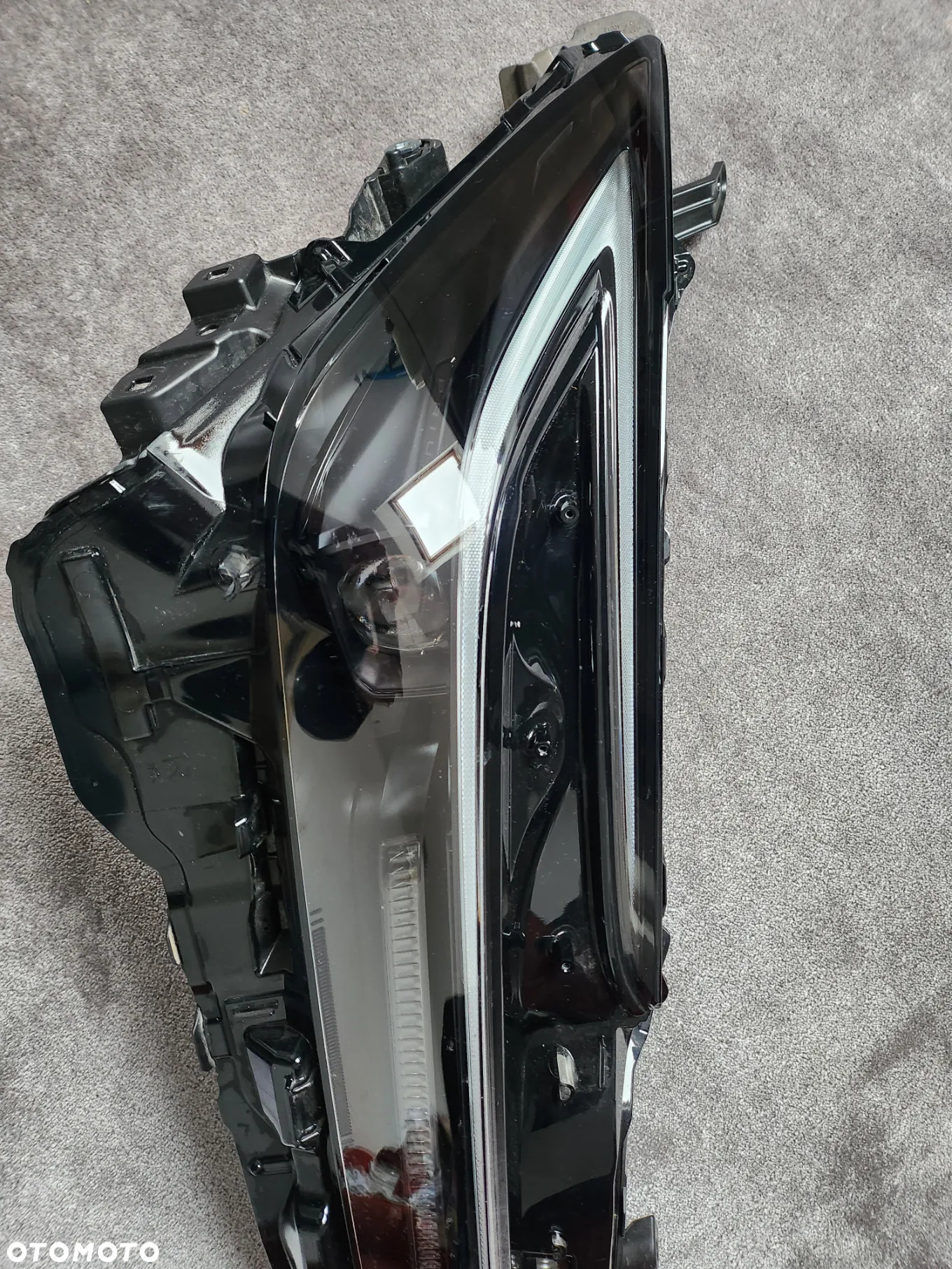 Lampa Toyota Prius V 2023 FULL LED - 4