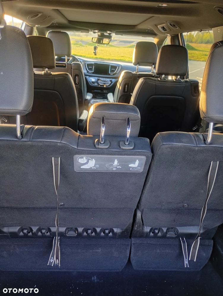 Chrysler Pacifica - 7