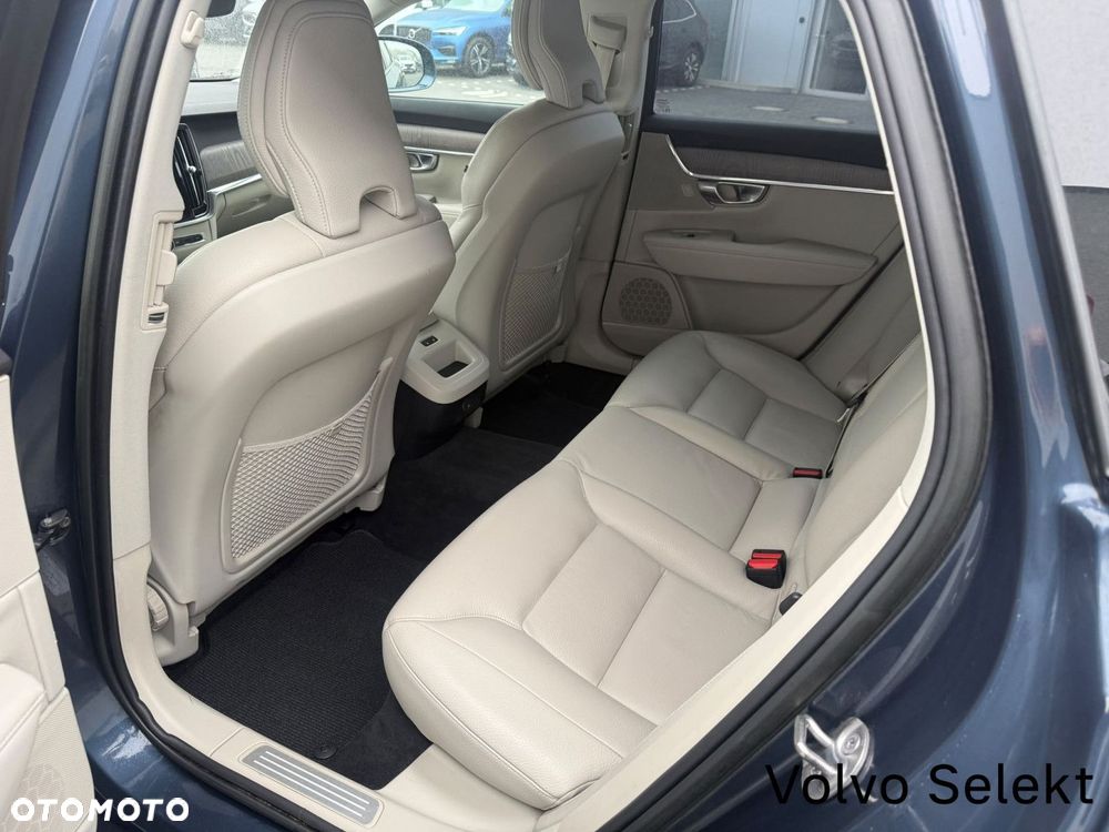 Volvo V90 Cross Country - 27