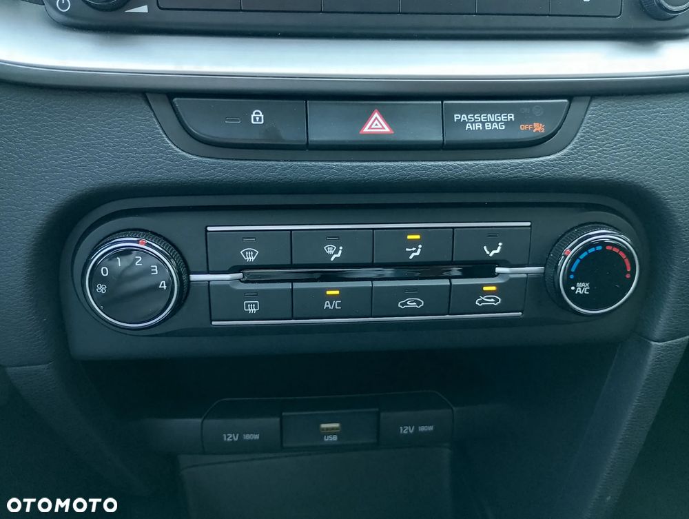 Kia Ceed 1.6 CRDi mHEV S - 12