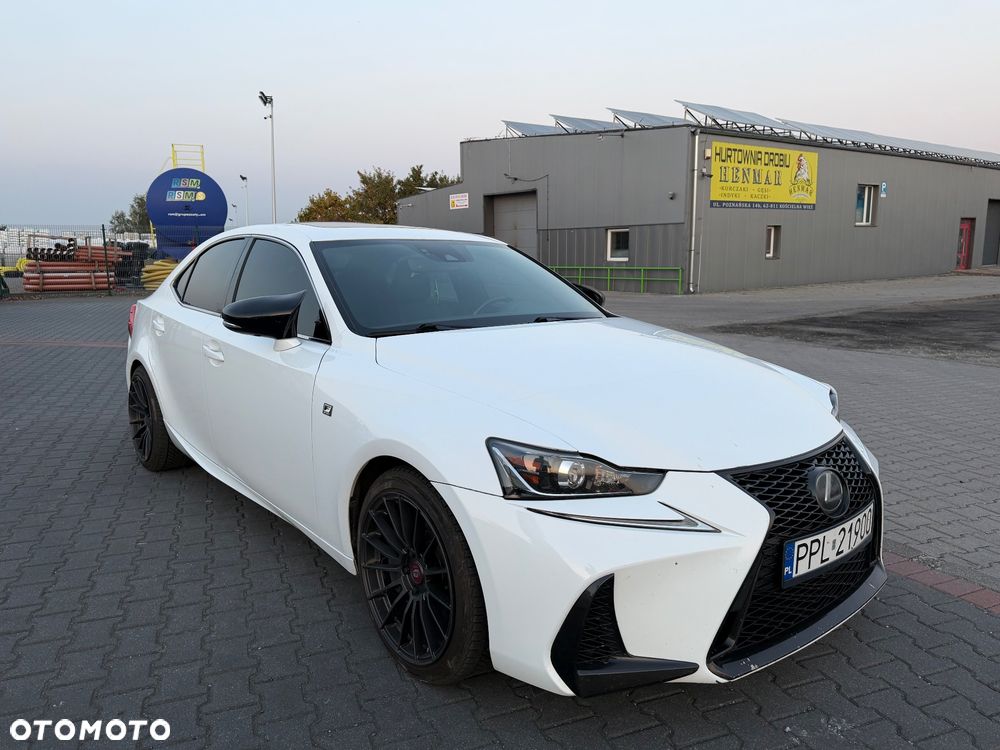 Lexus IS 200t / 300 F Sport - 3