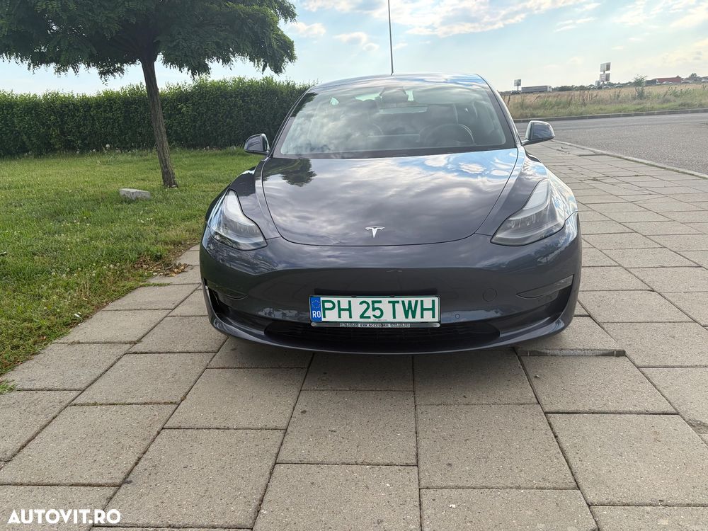 Tesla Model 3 - 1
