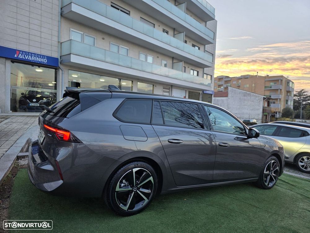 Opel Astra Sports Tourer - 11