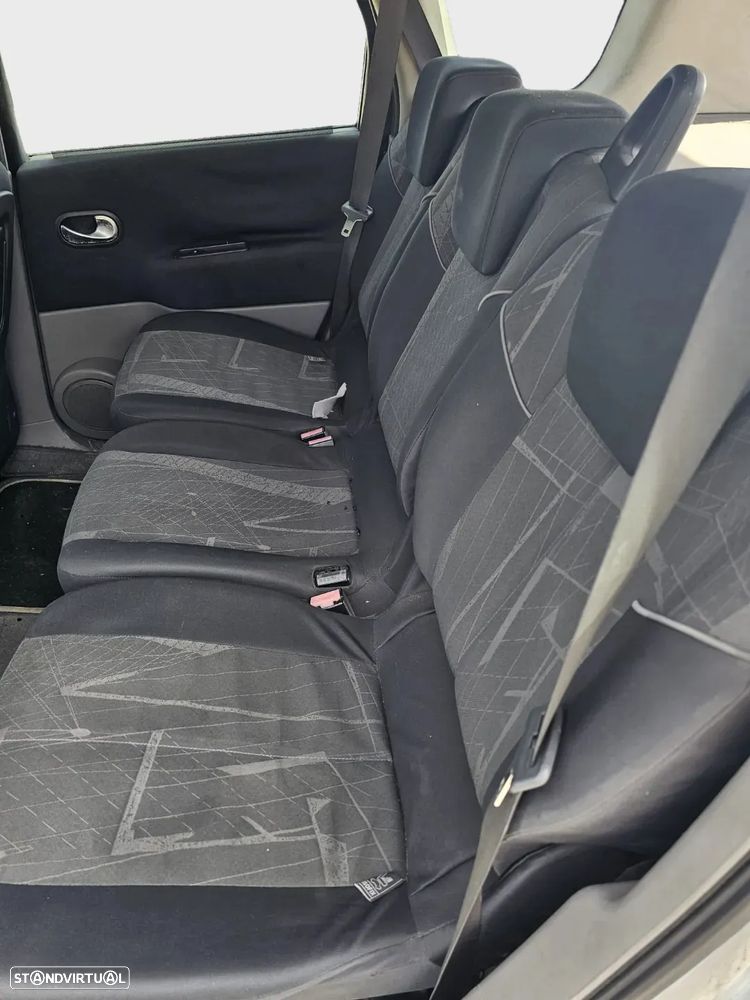 Renault Grand Scénic 1.5 dCi Luxe 7L. - 7