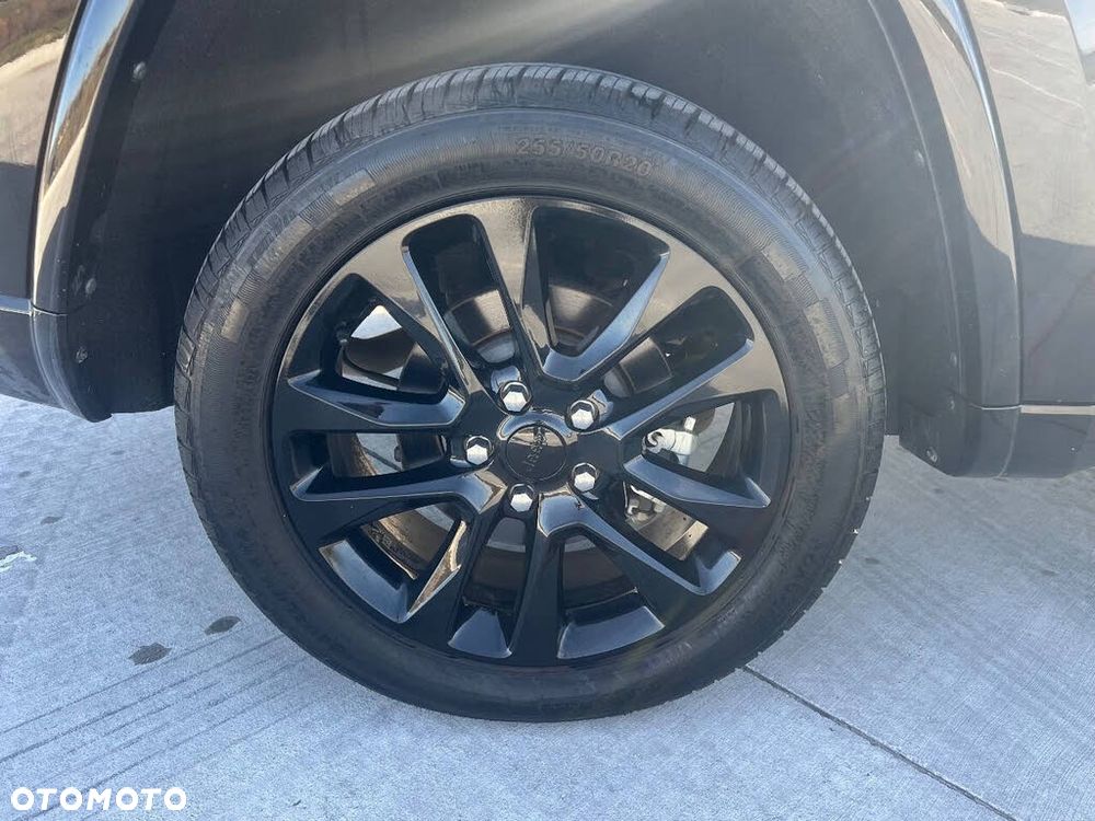 Jeep Grand Cherokee - 22