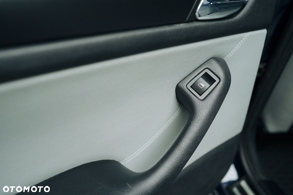 BMW Seria 3 330i Edition Exclusive - 25