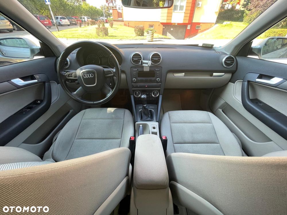 Audi A3 Sportback 2.0 TDI DPF Ambiente - 4