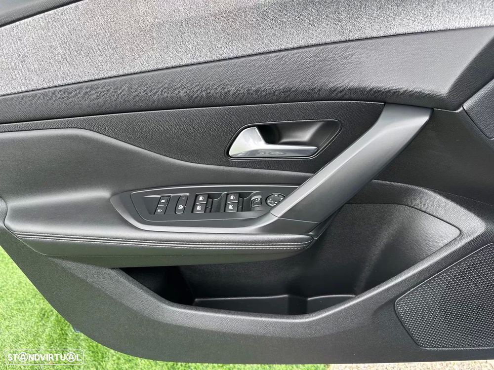 Peugeot 308 SW 1.2 PureTech Allure Pack EAT8 - 24