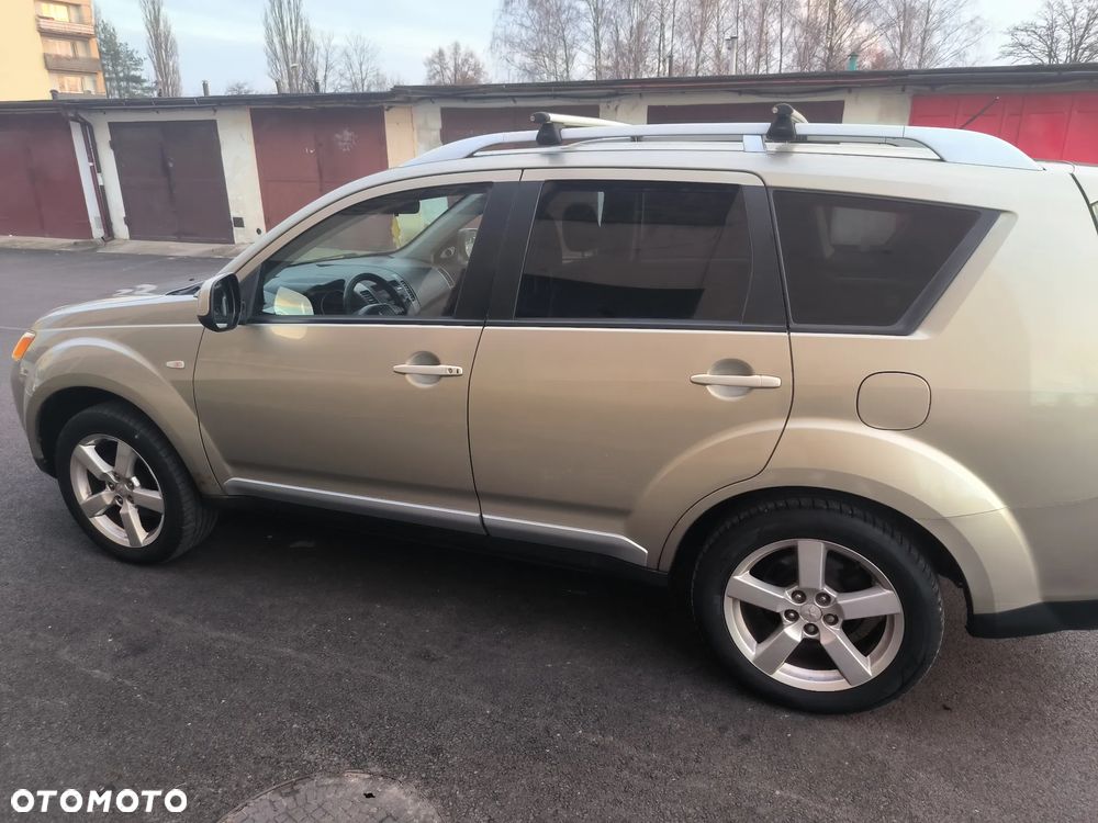 Mitsubishi Outlander 2.0 DID Intense - 1