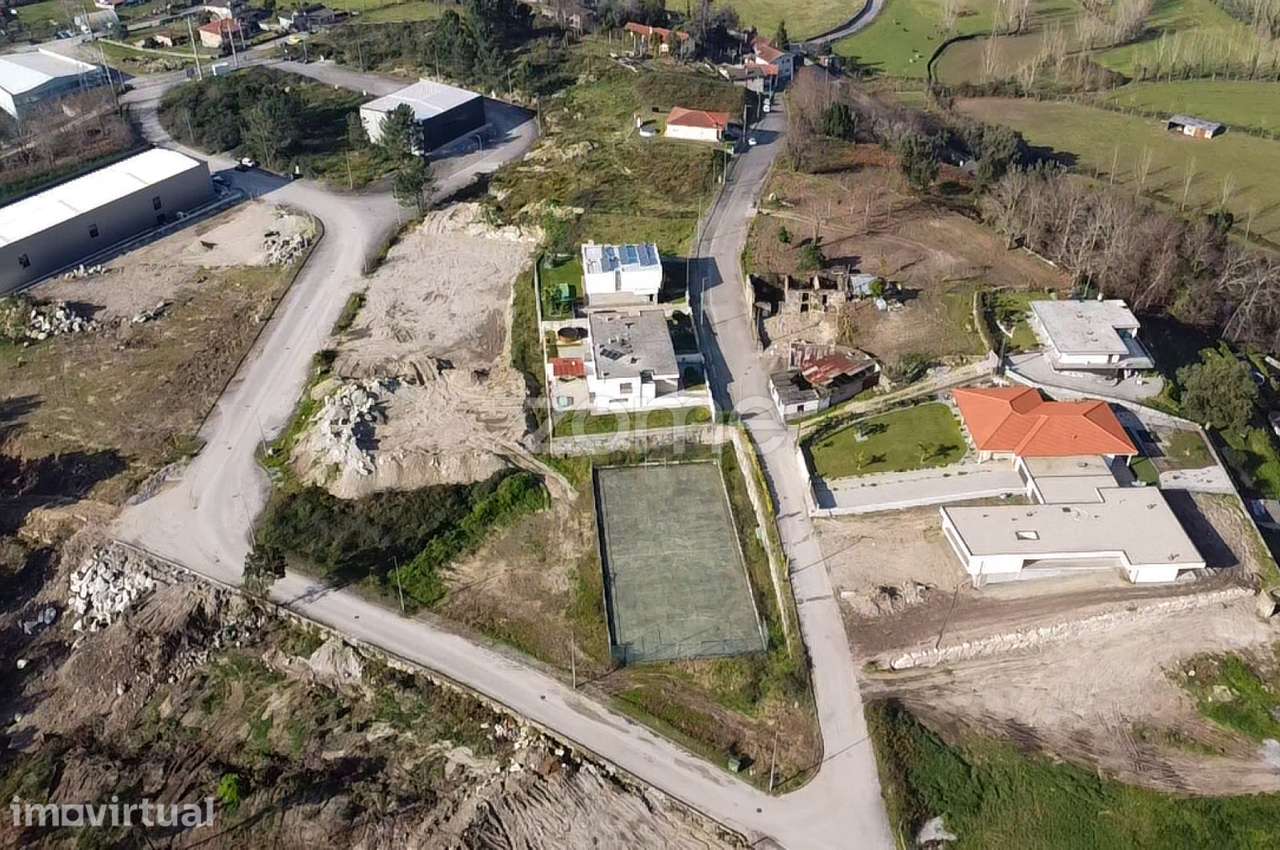 Lote de terreno para construção de uma moradia c/ área total de 650... - Grande imagem: 2/16