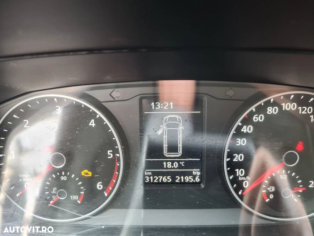 Volkswagen Transporter - 8