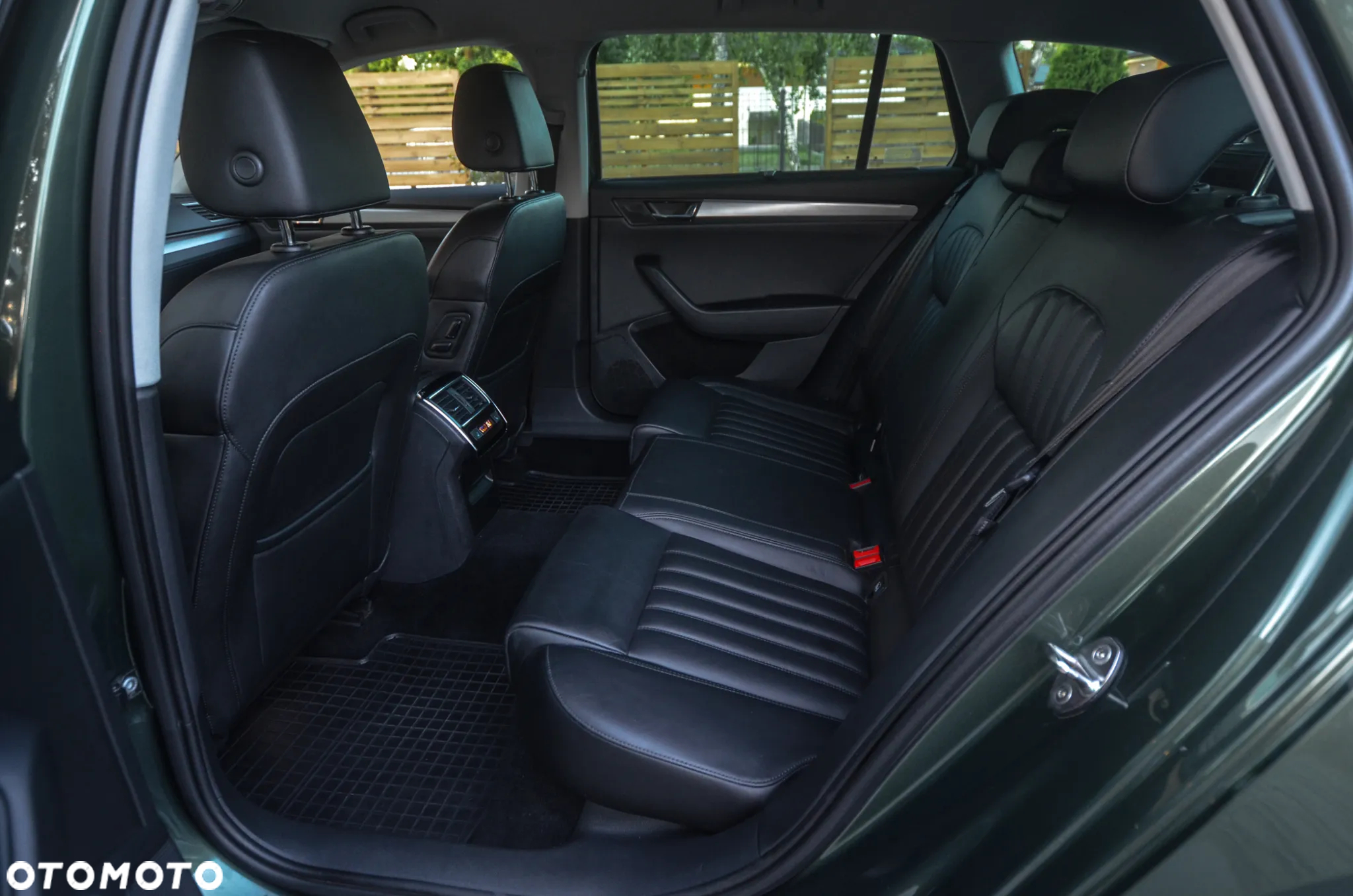 Skoda Superb 2.0 TDI SCR Style DSG - 33