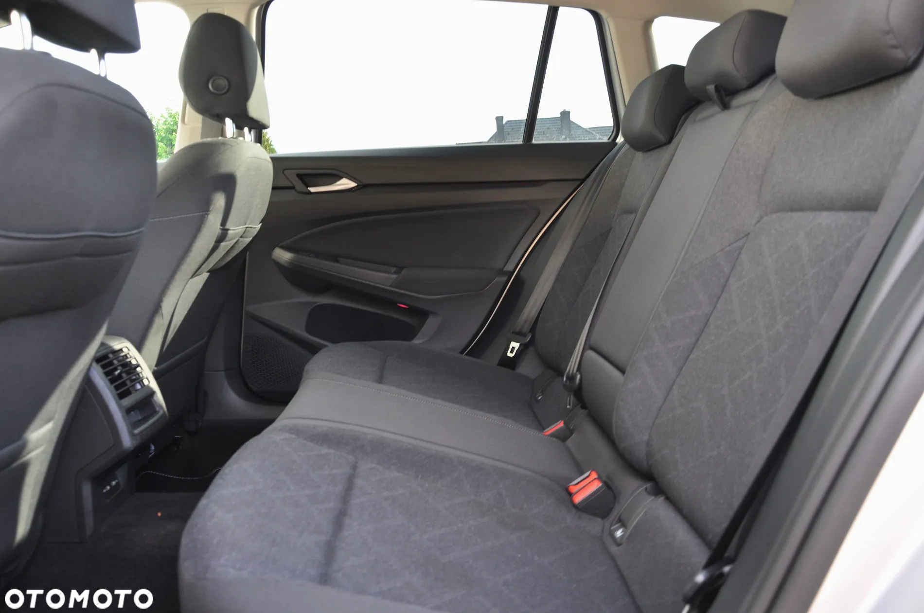 Volkswagen Golf VIII 2.0 TDI Life DSG - 13