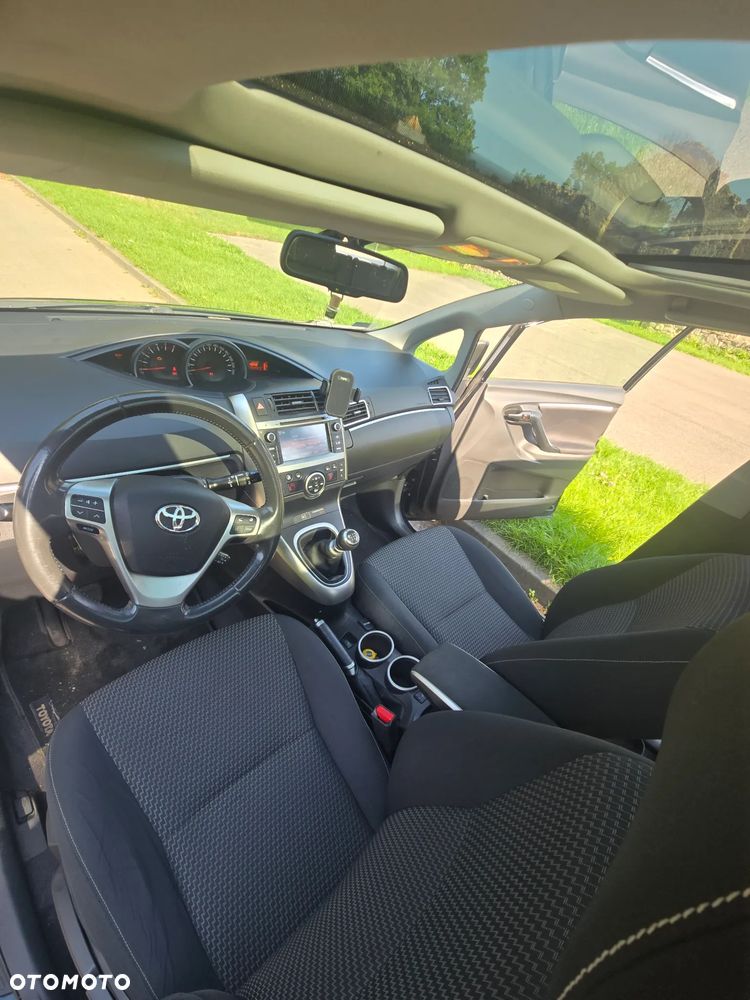 Toyota Verso 1.6 D-4D Premium - 19