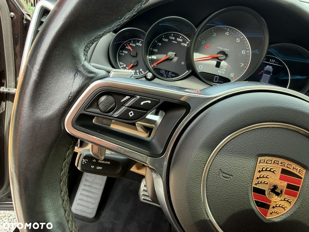 Porsche Cayenne S - 18