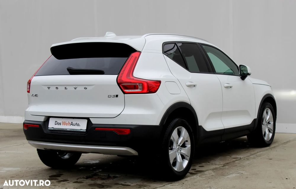 Volvo XC 40 D3 AWD Geartronic Momentum - 2
