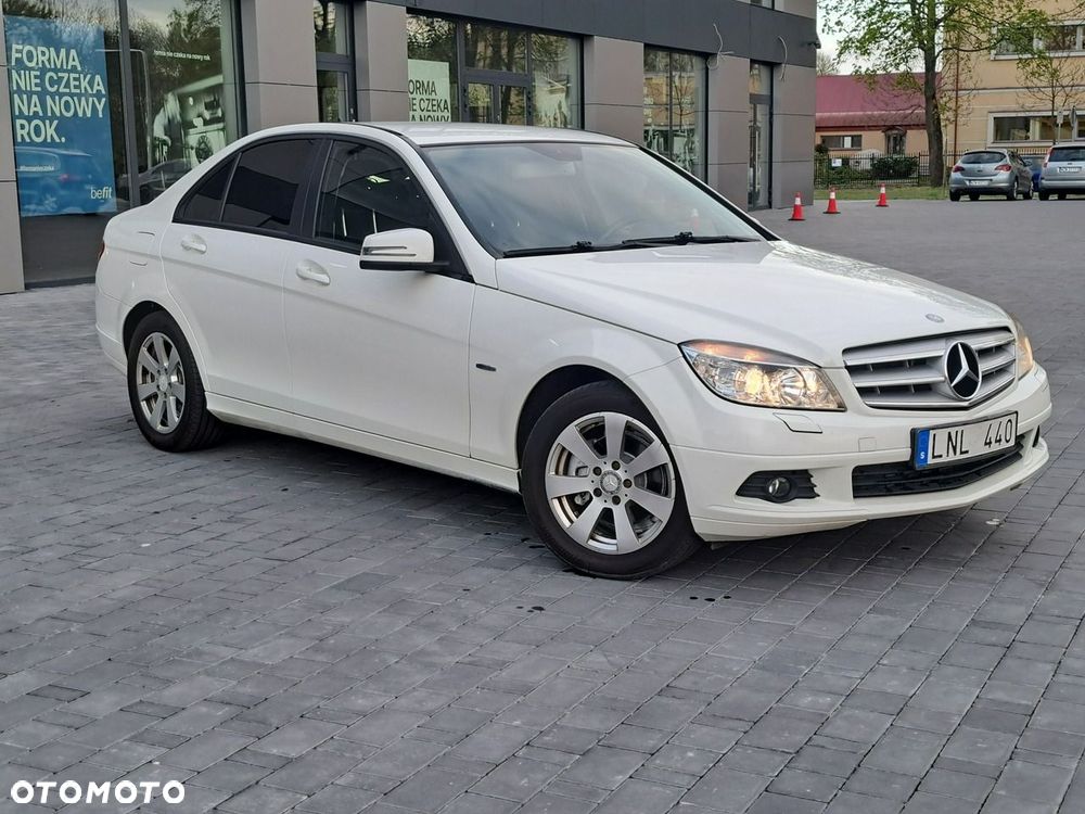 Mercedes-Benz Klasa C 180 BlueEFFICIENCY 7G-TRONIC - 7