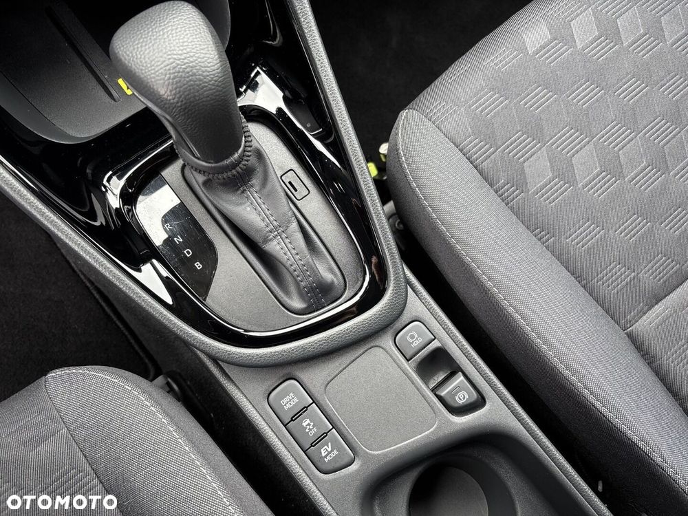Toyota Yaris Hybrid 1.5 Style - 22