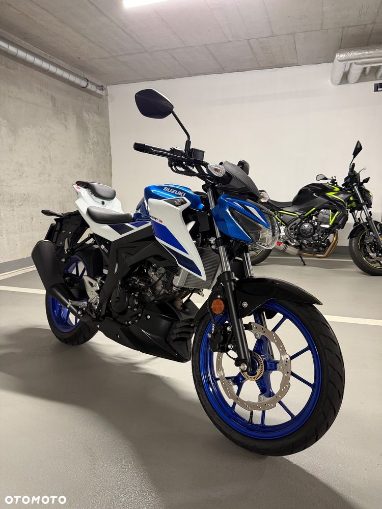 Suzuki GSX - 2