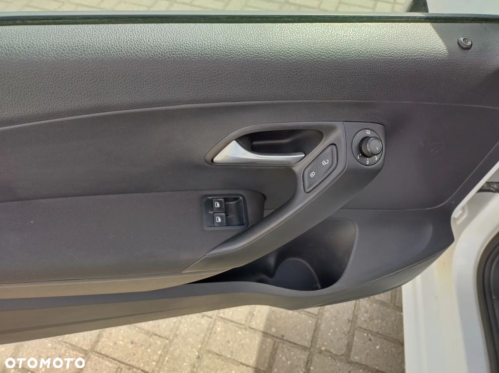 Volkswagen Polo 1.4 TDI (Blue Motion Technology) Comfortline - 12