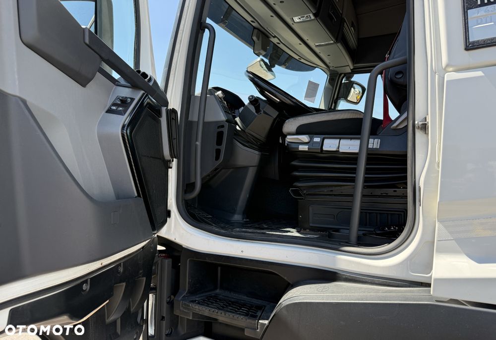 Renault T 430 / CHŁODNIA / SCHMITZ / WINDA / 6×2 /  21 EUROPALET / SYPIALKA / 3 OSIE  /  PRZEBIEG TYLKO  199 TYŚ  / AUTOMAT / JAK NOWA / E6 / SPROWADZONA / - 12