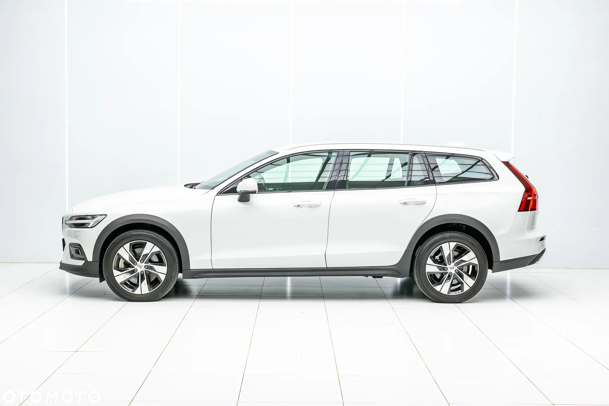 Volvo V60 Cross Country - 4