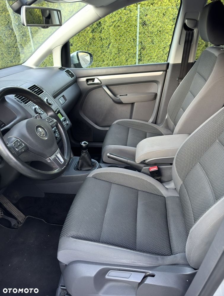Volkswagen Touran 1.6 TDI DPF BlueMotion Technology Highline - 10