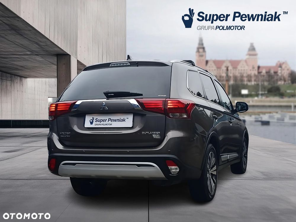 Mitsubishi Outlander 2.0 Intense + 4WD CVT - 5