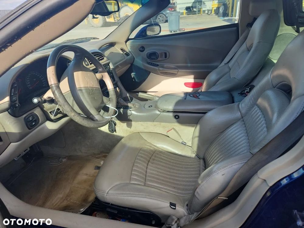 Chevrolet Corvette - 7